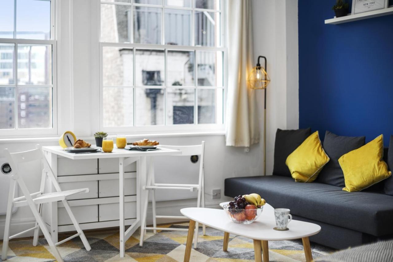 Studio Apartment By Homely Stays London Bagian luar foto